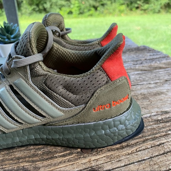 ADIDAS ULTRABOOST S&L Mens size 4 / Womens size 5 Running Shoes #6 - Picture 3 of 10